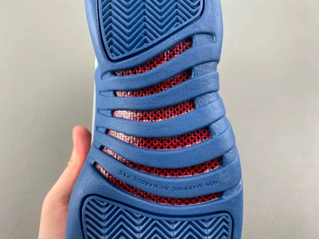 Air Jordan 12 أبيض وأزرق ملكي أحذية كرة السلة 8
