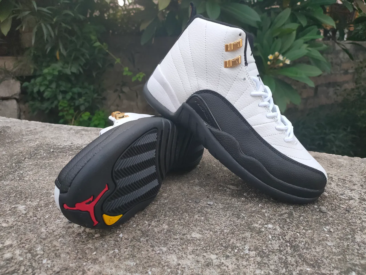 Air Jordan 12 White Black Gold Basketball Shoes 4