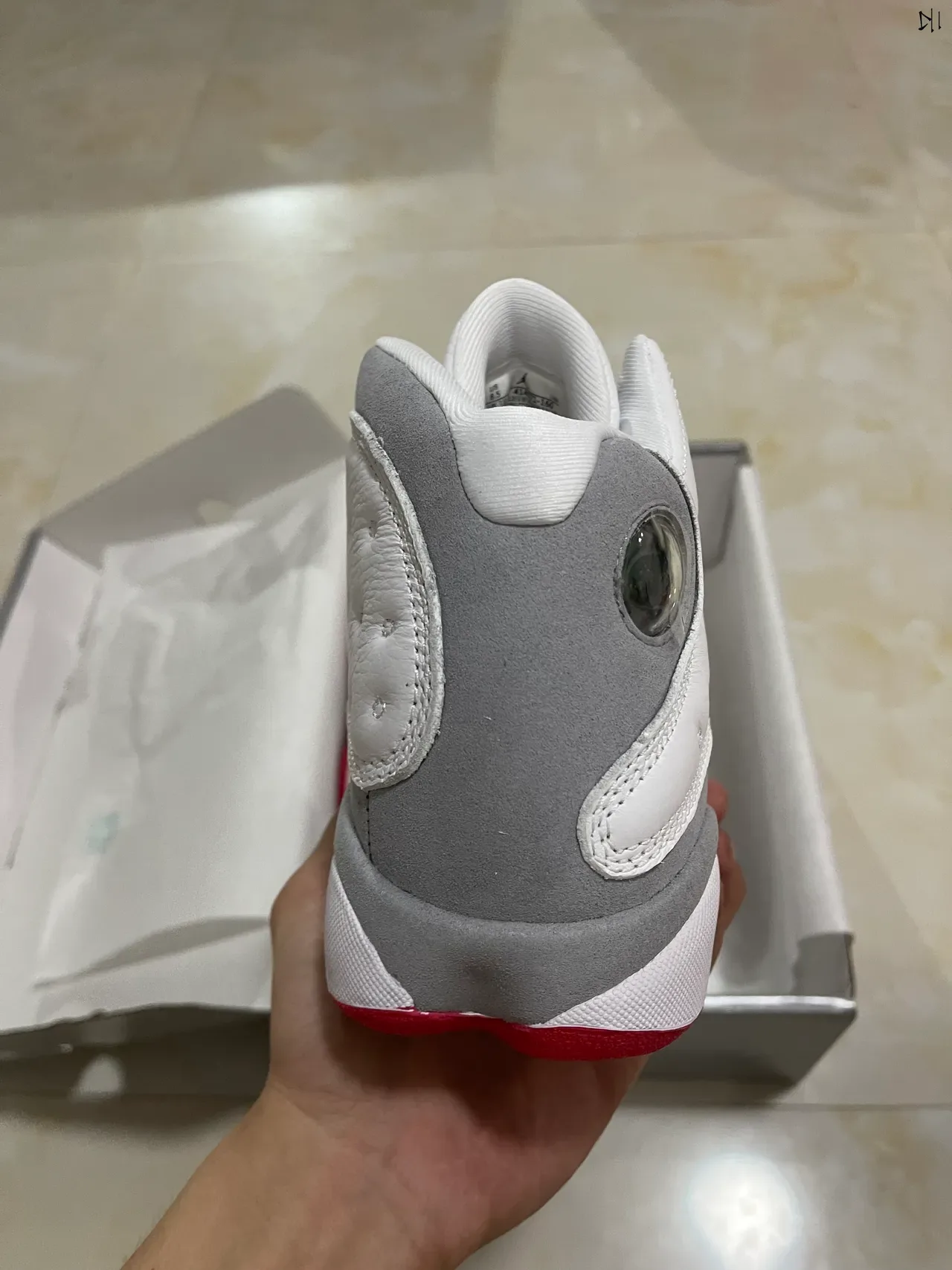 Air Jordan 13 Chaussures de Basketball Blanc Gris Rouge 7