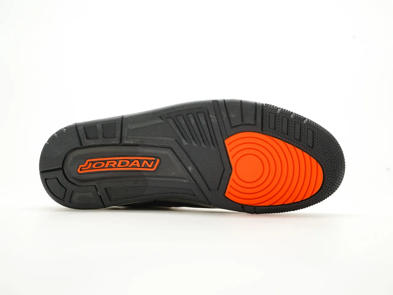 Zapatillas de baloncesto Air Jordan 3 gris, negro y naranja con estampado de elefante 8