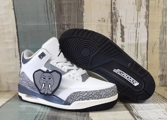 Chaussures de basketball Air Jordan 3 blanc et gris carbone à imprimé éléphant 6