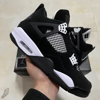 Air Jordan 4 黑白篮球鞋