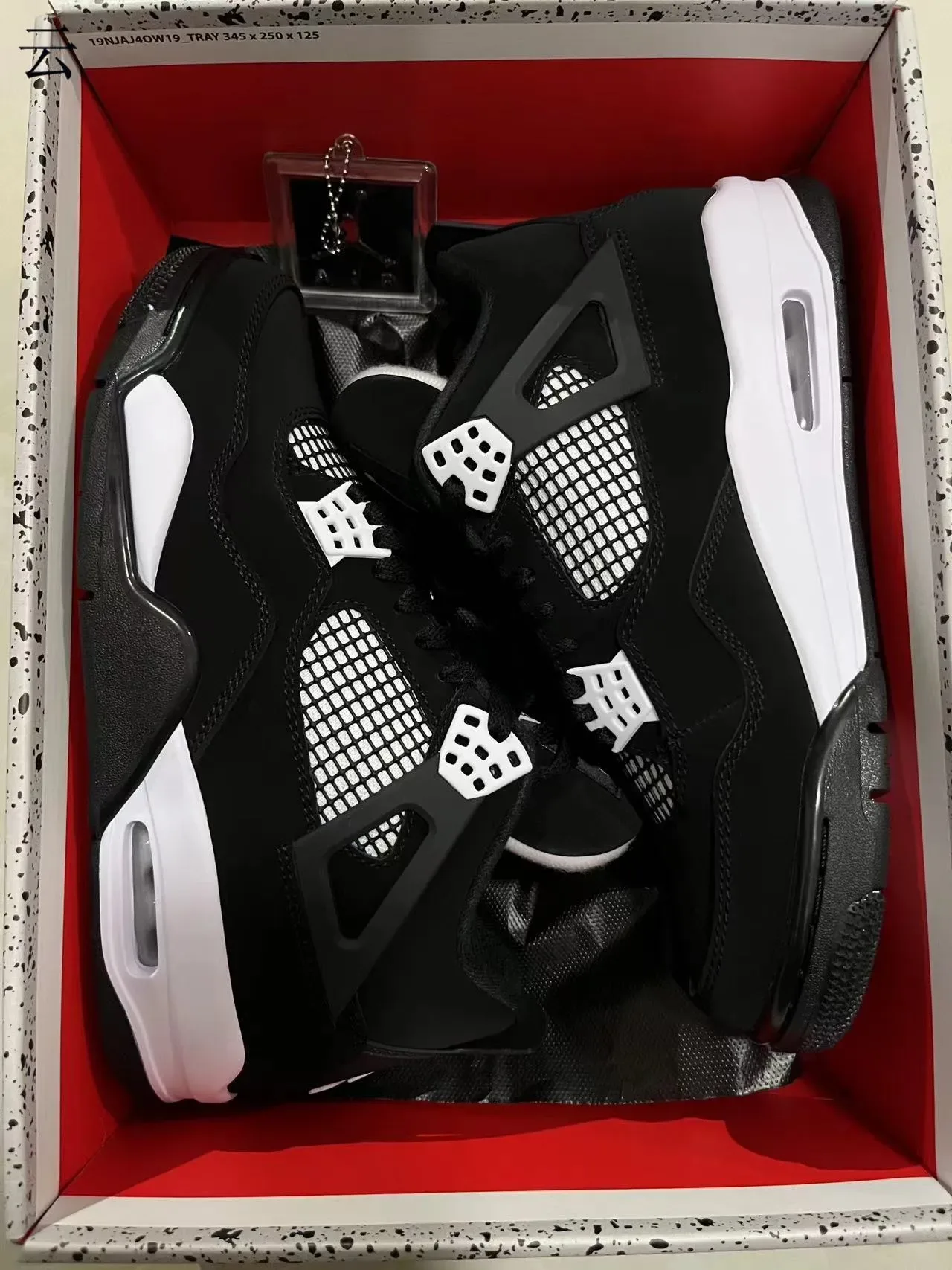 Air Jordan 4 Chaussures de Basketball Noir et Blanc 3