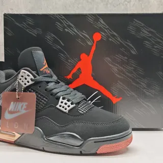 Air Jordan 4 黑橙篮球鞋
