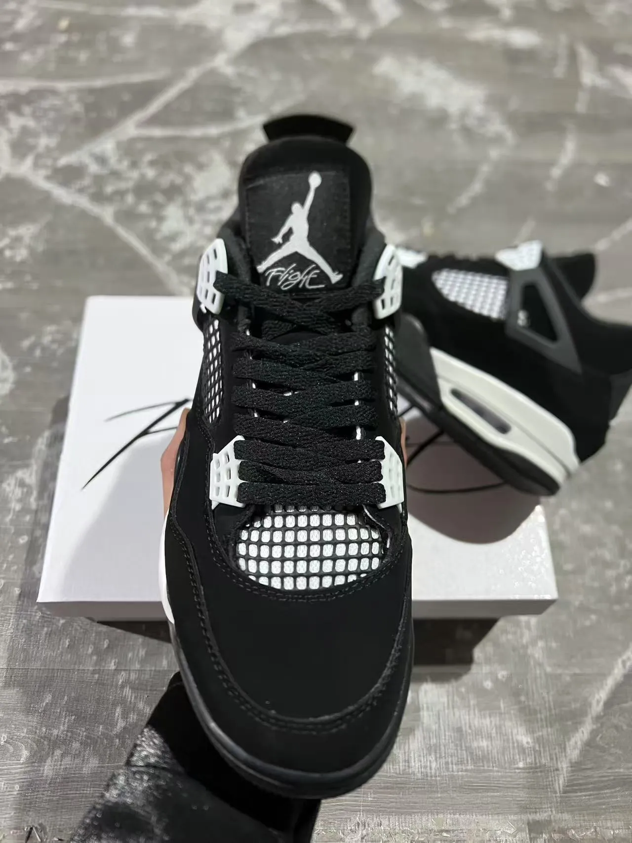 Zapatillas de baloncesto Air Jordan 4 blanco y negro 3