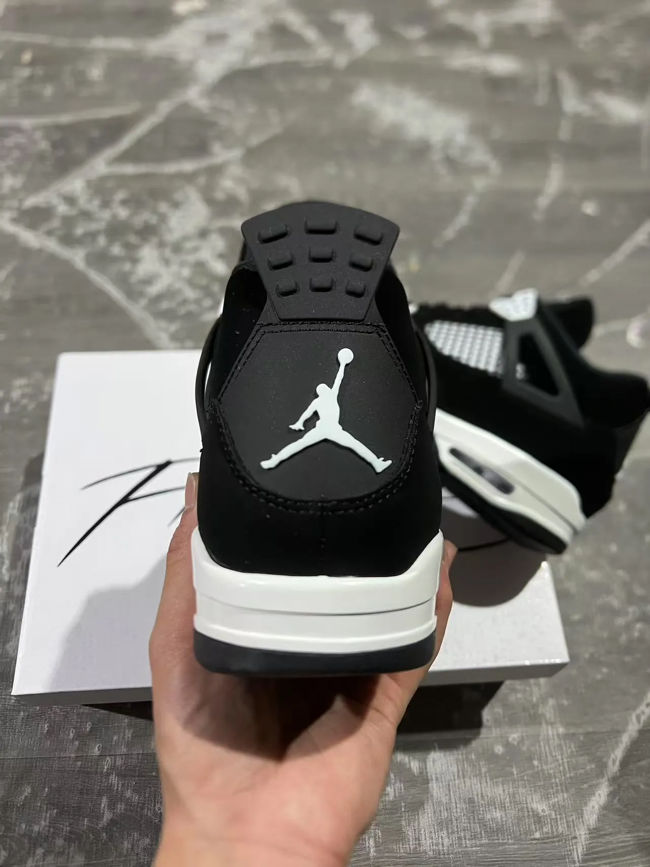 Zapatillas de baloncesto Air Jordan 4 blanco y negro 8