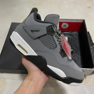 Air Jordan 4 灰白黑篮球鞋