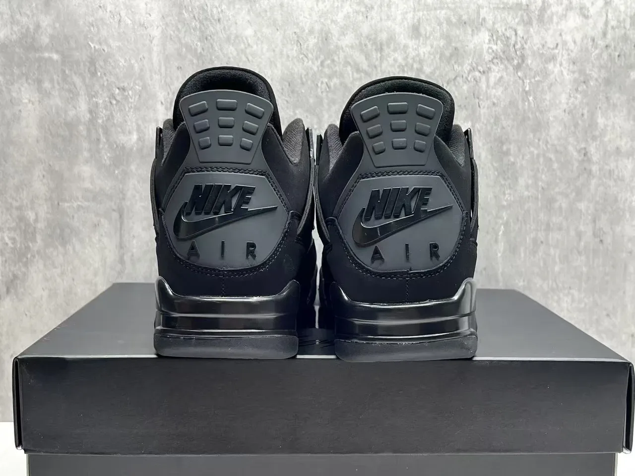Air Jordan 4 Chaussures de Basketball Noires Monochromatiques 3