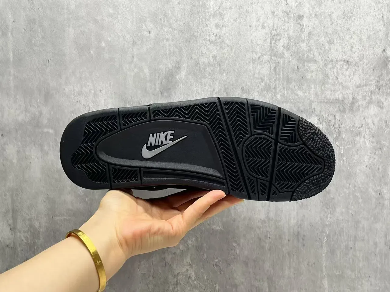 Air Jordan 4 Chaussures de Basketball Noires Monochromatiques 9