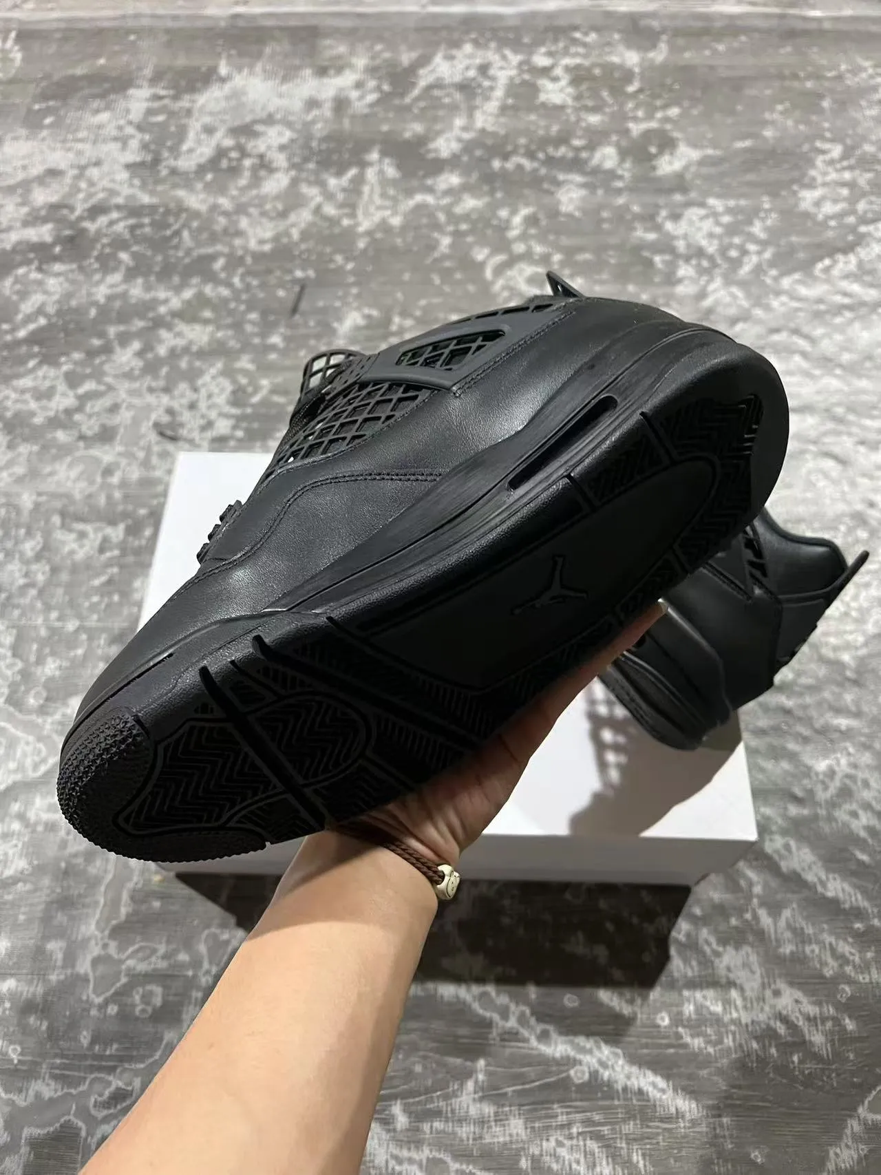 Chaussures de basketball Air Jordan 4 noir monochrome 6
