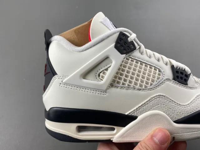 Air Jordan 4 Off-White and Black Basketball Shoes 3