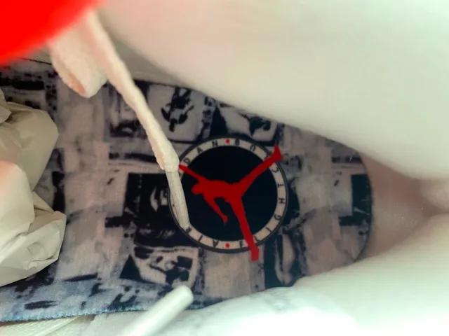 Air Jordan 4 Off-White and Black Basketball Shoes 7