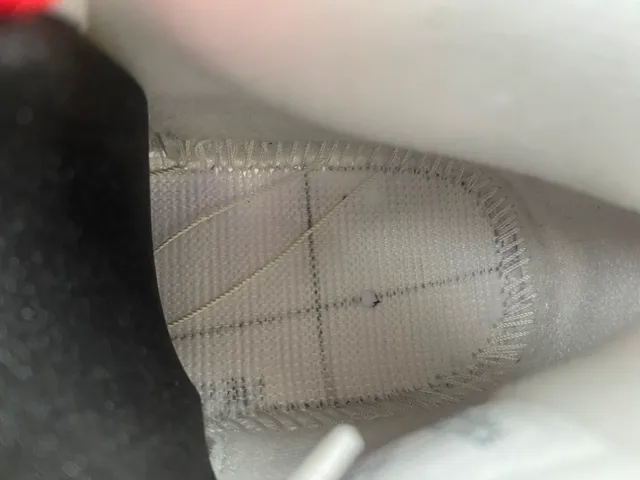 Air Jordan 4 Off-White and Black Basketball Shoes 8