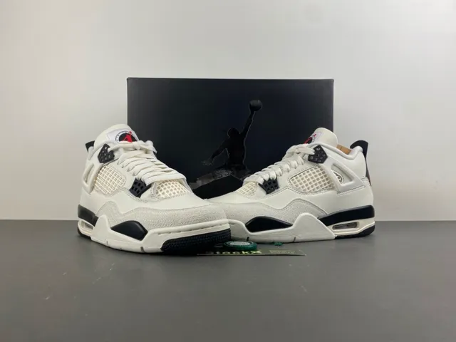 Air Jordan 4 Off-White and Black Basketball Shoes 13