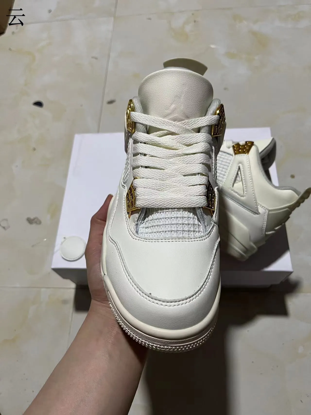 Air Jordan 4 White Gold High-Top Silhouette Leather And Mesh Upper Basketball Shoes 3