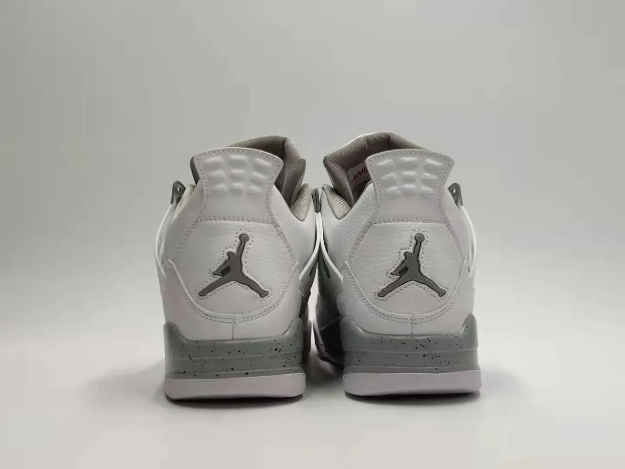 Air Jordan 4 Chaussures de Basketball Blanc Gris Rouge 5