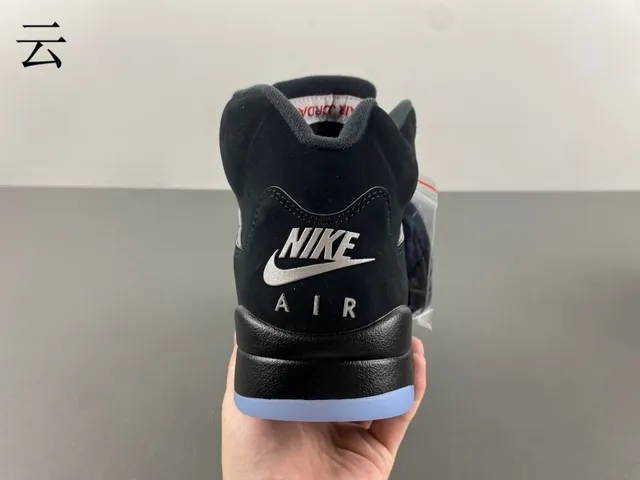 Chaussures de basketball Air Jordan 5 noir bleu clair ciment 8