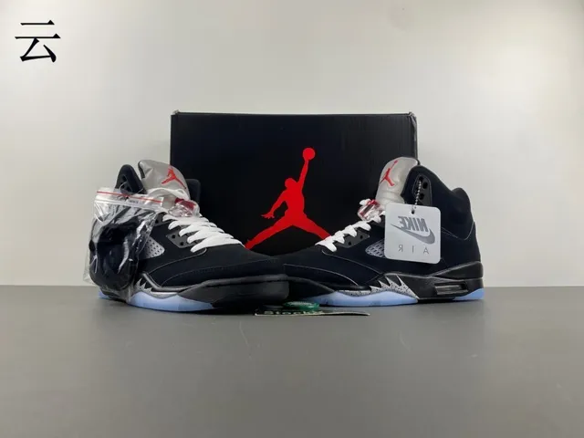 Chaussures de basketball Air Jordan 5 noir bleu clair ciment 14