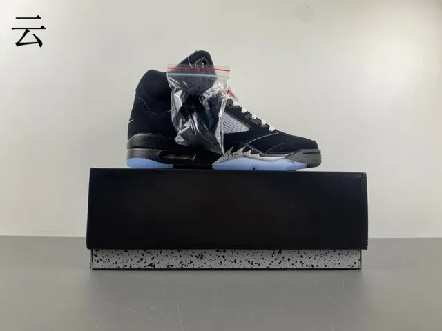 Chaussures de basketball Air Jordan 5 noir bleu clair ciment 16