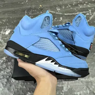 Air Jordan 5 Tênis de Basquete Azul Claro de Suede e Malha