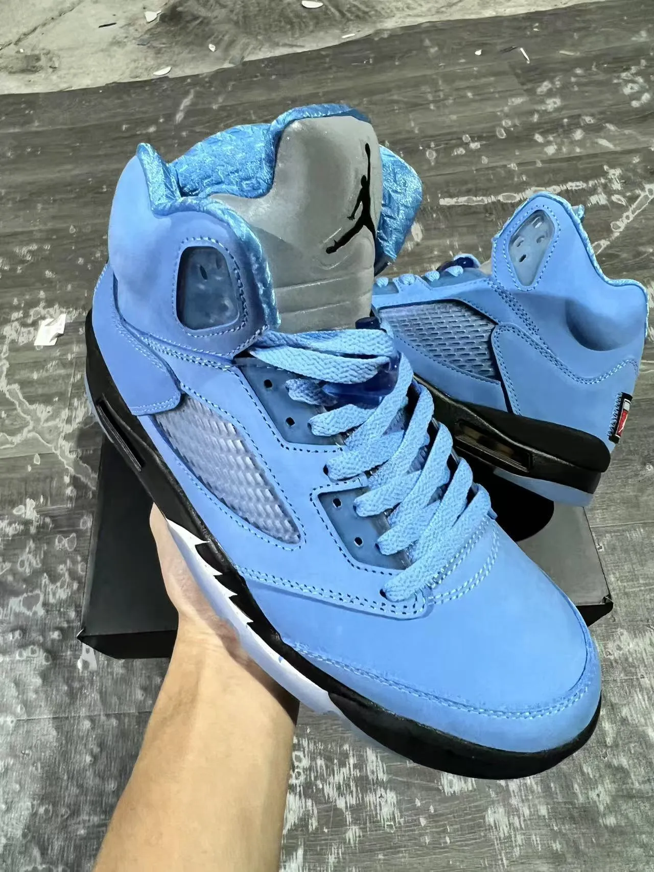 Air Jordan 5 Tênis de Basquete Azul Claro de Suede e Malha 2