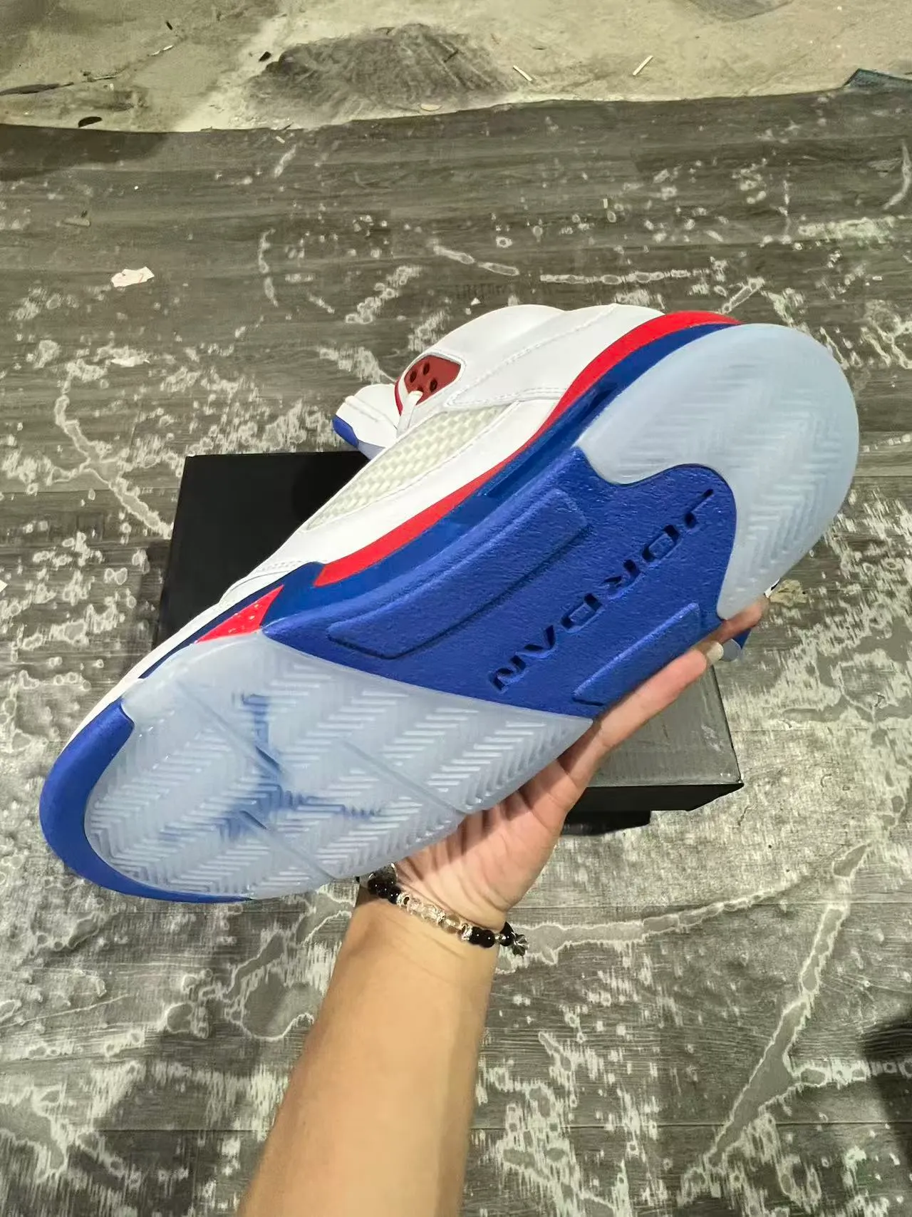 Air Jordan 5 Branco Vermelho Azul '32' Tênis de Basquete 4