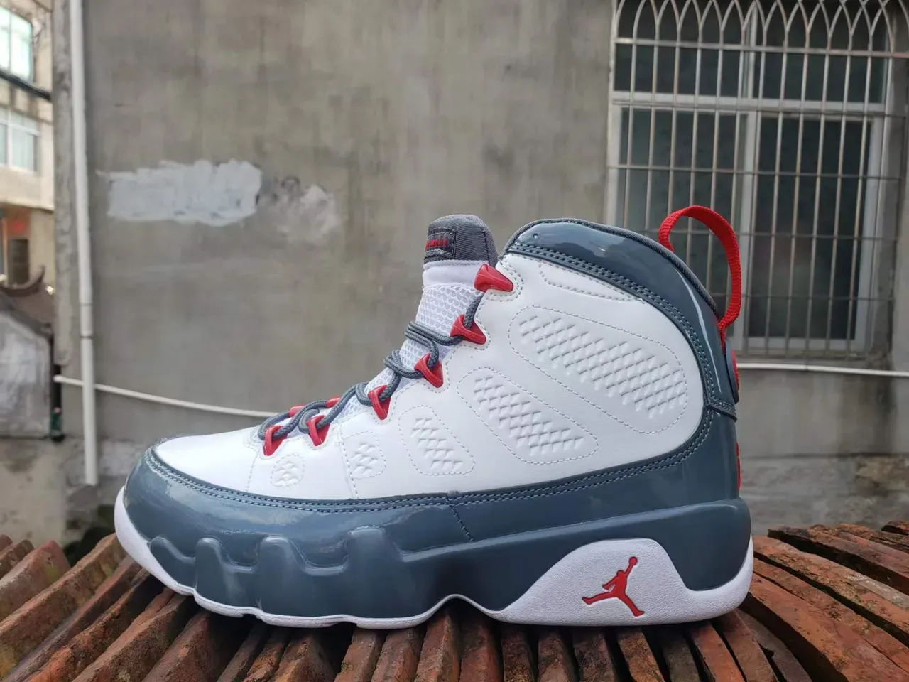 Air Jordan 9 Blanc Cool Gray Rouge Chaussures de Basketball 3