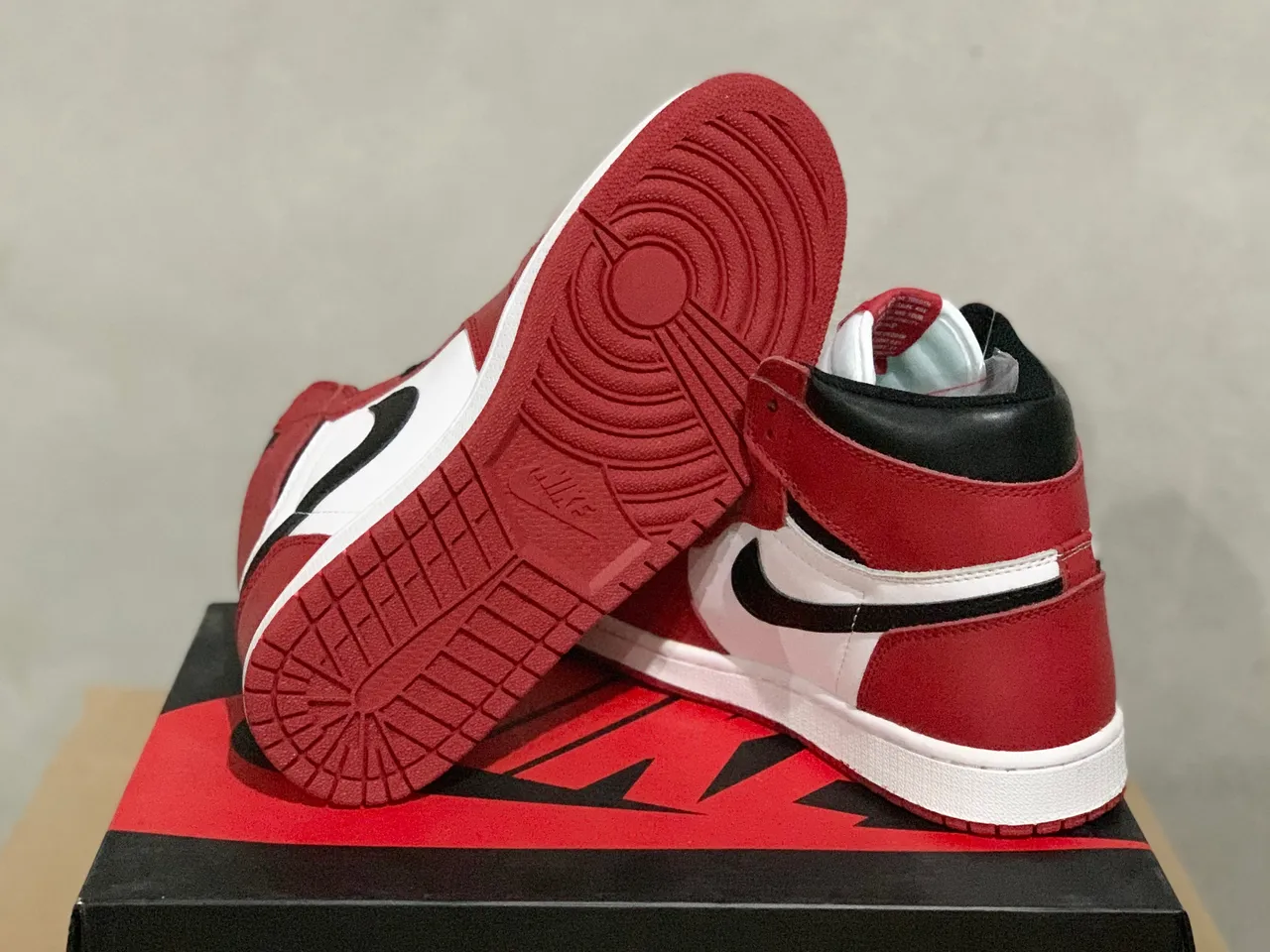 Air Jordan Red Black High-Top Leather-Paneled Basketball Shoes 2