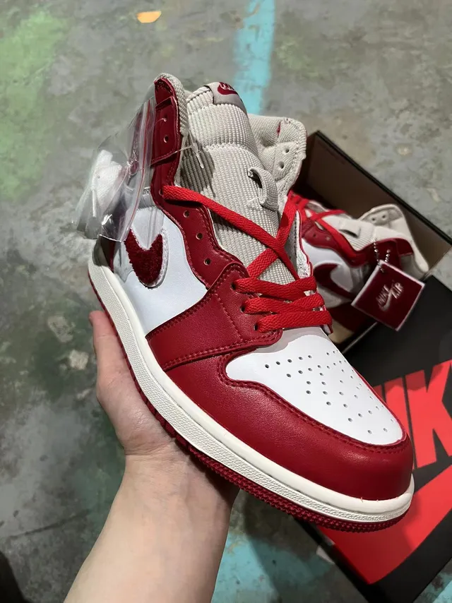 Air Jordan Red White High-Top Leather Upper Basketball Shoes 2