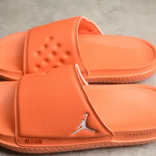 Air Jordan ऑरेंज सिंगल-स्ट्रैप स्लिपर