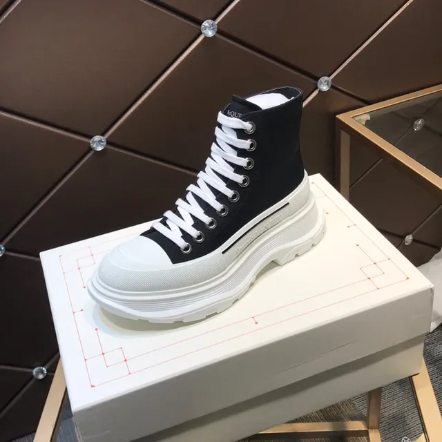 Alexander McQueen Oversized Sneaker Black and White Chunky Sneakers 4