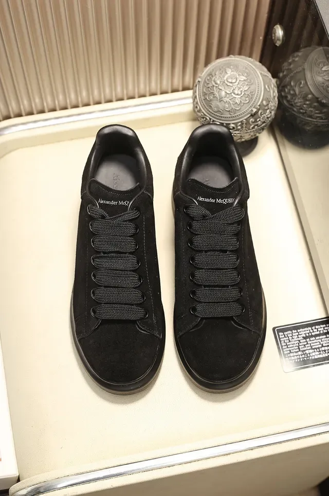 Alexander McQueen ওভারসাইজড কালো সুয়েড লাইফস্টাইল স্নিকার্স 8