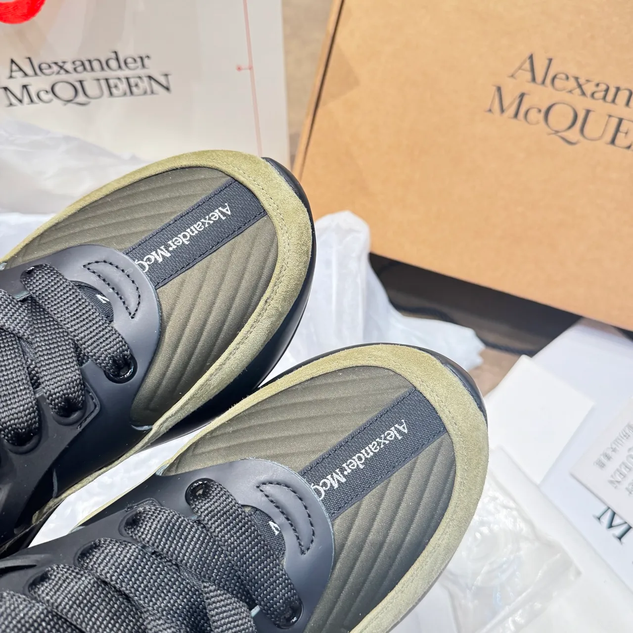 Alexander McQueen 大号运动鞋 橄榄绿和黑色 厚底运动鞋 5