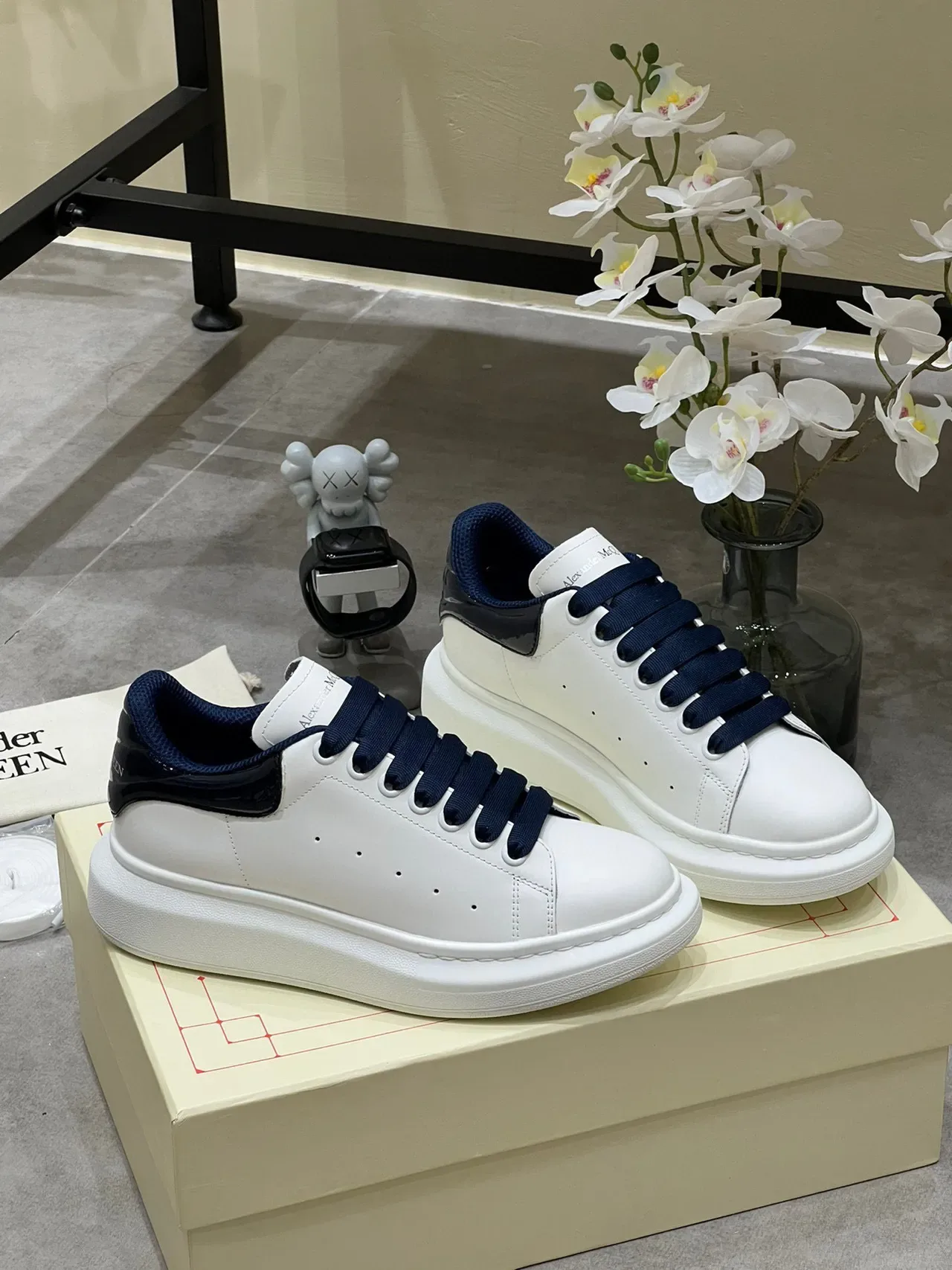 Alexander McQueen Oversized Sneaker White and Navy Lifestyle Sneakers 9