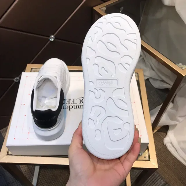Alexander McQueen Oversized Sneaker Blanc Noir Gris Logo-Print Lifestyle Sneakers 3