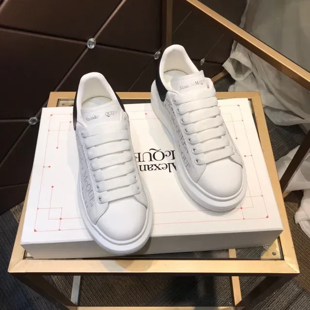 Alexander McQueen Oversized Sneaker Blanc Noir Gris Logo-Print Lifestyle Sneakers 6