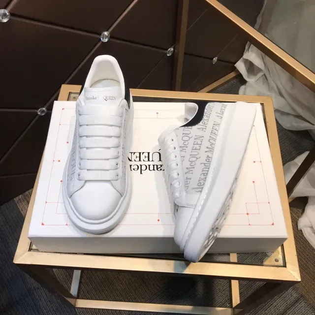 Alexander McQueen Oversized Sneaker Blanc Noir Gris Logo-Print Lifestyle Sneakers 7