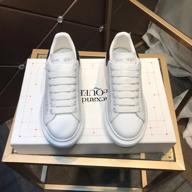 Alexander McQueen Oversized Sneaker Blanc Noir Gris Logo-Print Lifestyle Sneakers 9
