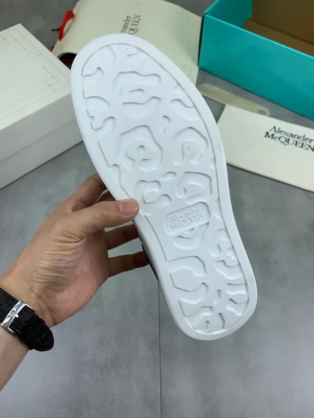 Alexander McQueen Sneakers Oversized Blanc Vert Empeigne Toile Semelle Caoutchouc Texturée Épaisse Style de Vie 2