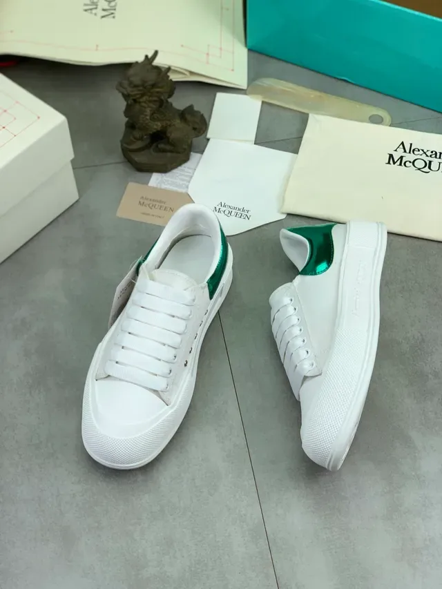 Alexander McQueen Sneakers Oversized Blanc Vert Empeigne Toile Semelle Caoutchouc Texturée Épaisse Style de Vie 5