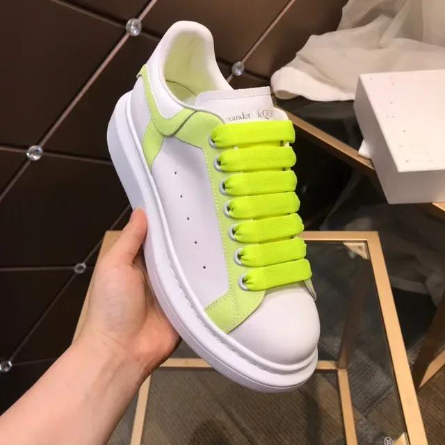 Alexander McQueen Sneakers Oversized Blancs Jaunes Semelle Plateforme Lacets Néon Lime Vert Lifestyle Sneakers 2