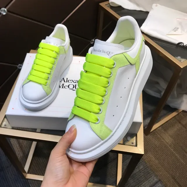 Alexander McQueen Sneakers Oversized Blancs Jaunes Semelle Plateforme Lacets Néon Lime Vert Lifestyle Sneakers 3