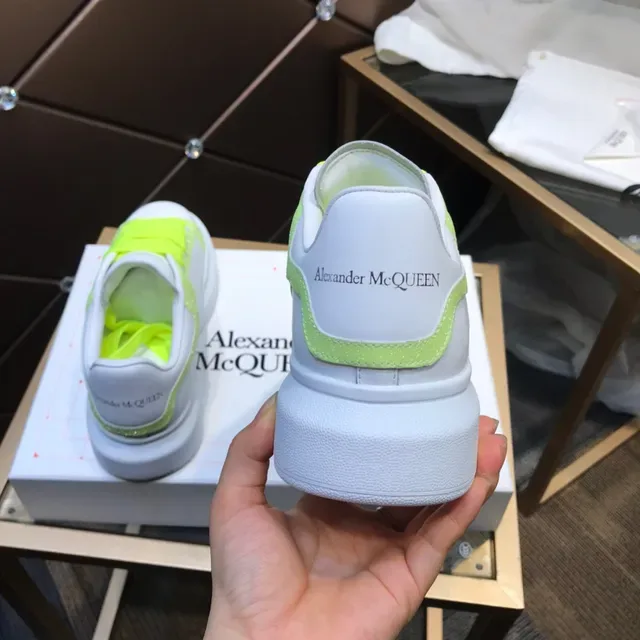 Alexander McQueen Sneakers Oversized Blancs Jaunes Semelle Plateforme Lacets Néon Lime Vert Lifestyle Sneakers 5