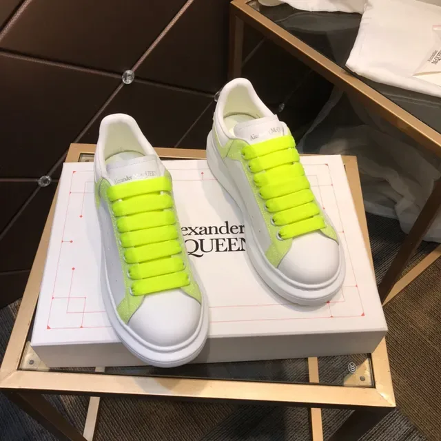 Alexander McQueen Sneakers Oversized Blancs Jaunes Semelle Plateforme Lacets Néon Lime Vert Lifestyle Sneakers 7