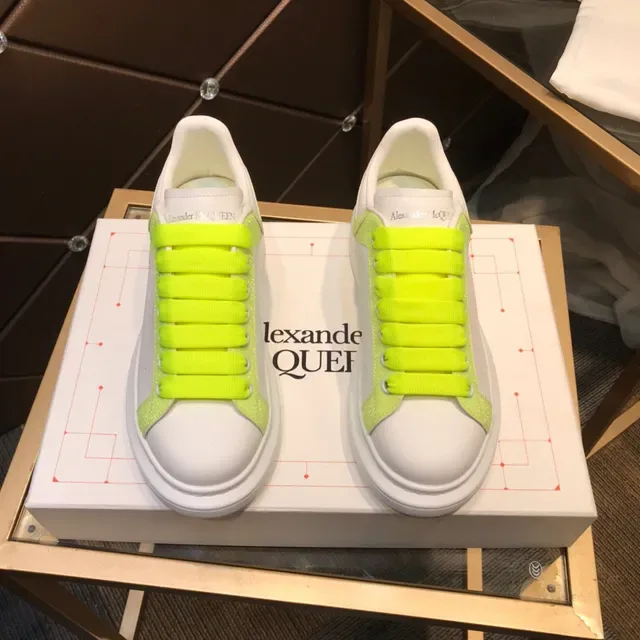 Alexander McQueen Sneakers Oversized Blancs Jaunes Semelle Plateforme Lacets Néon Lime Vert Lifestyle Sneakers 8