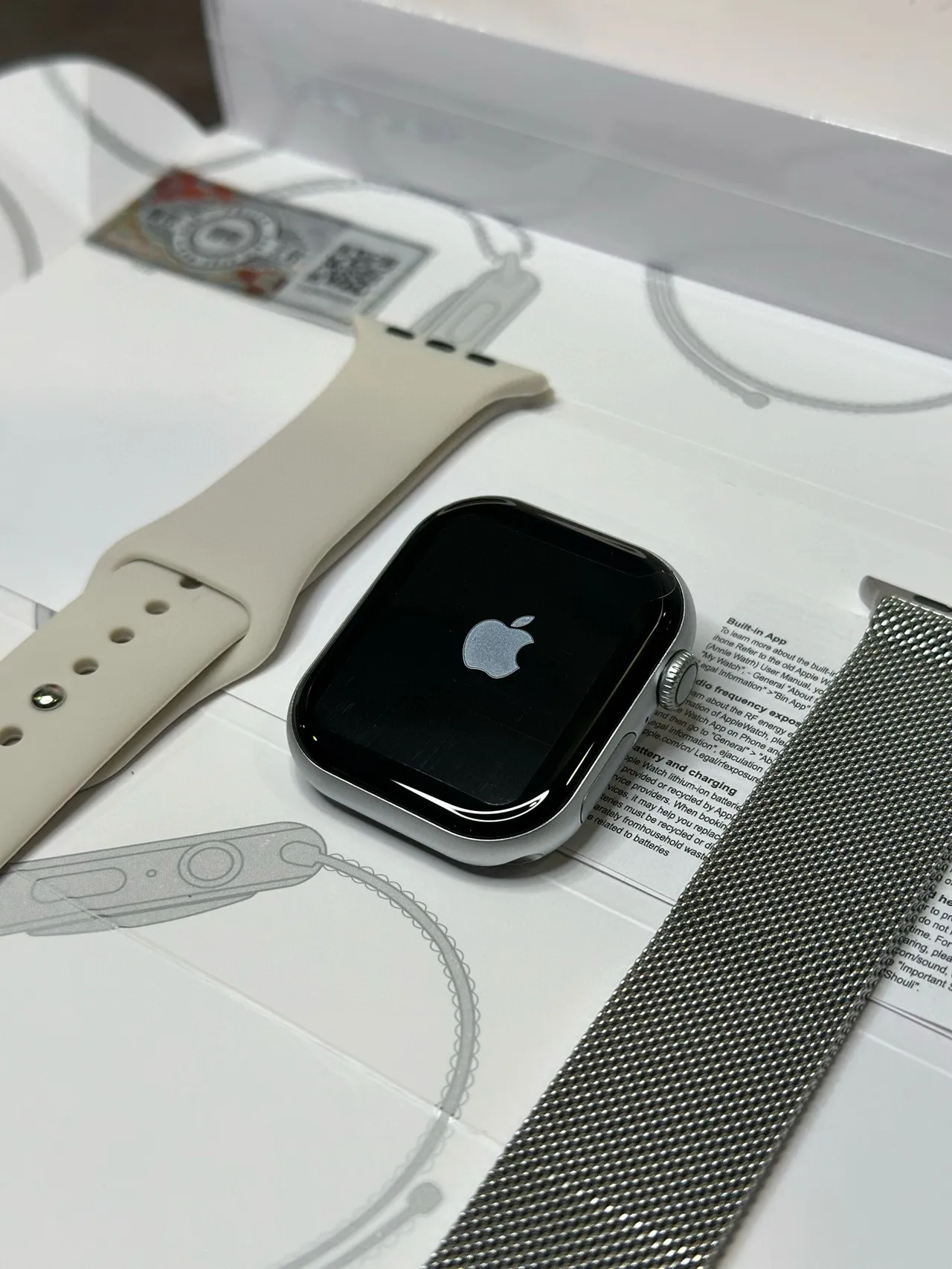 Apple Argent Beige Bord Carré Boîtier Acier Inoxydable Personnalisé LV X Gucci Snake Dial Montre Sportive 5