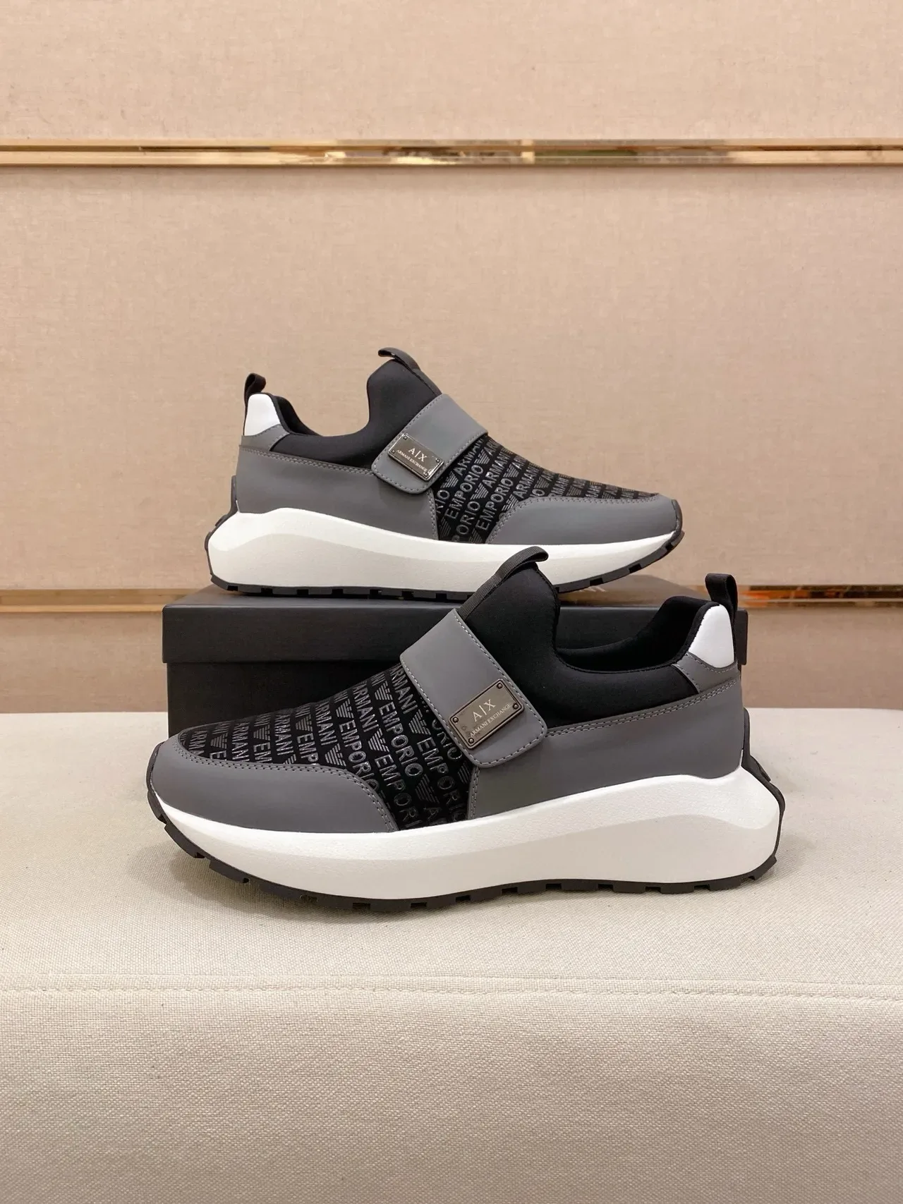 Armani Exchange sneakers lifestyle slip-on à impression de logo 7