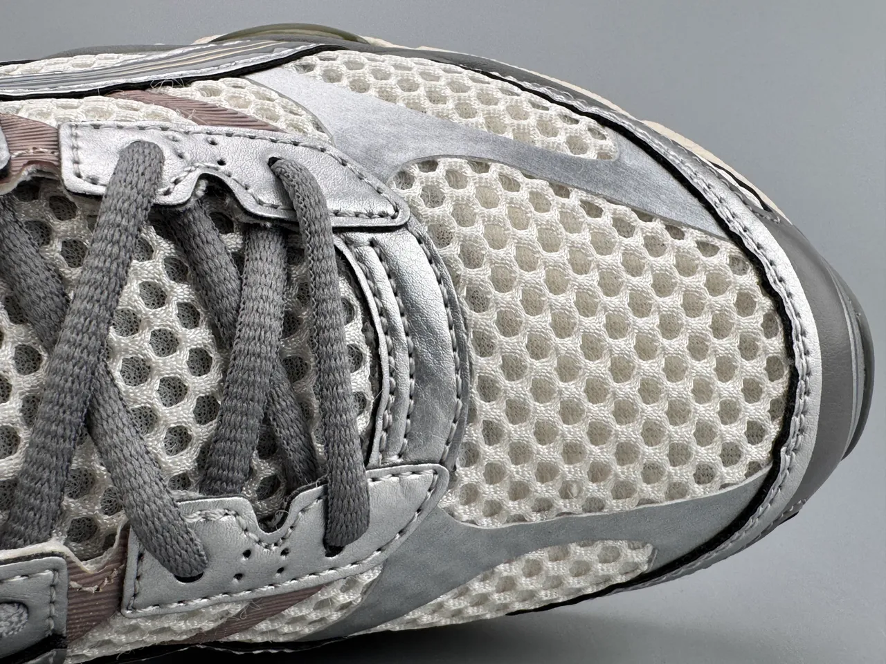 ASICS Gel-Cumulus 16 gris blanc argent or chaussures de course 6