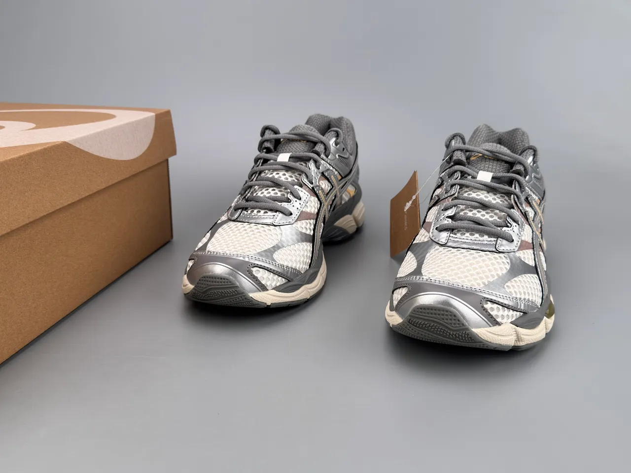 ASICS Gel-Cumulus 16 gris blanc argent or chaussures de course 7