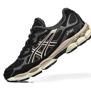 ASICS Gel-Kayano أحذية الجري السوداء والبيج